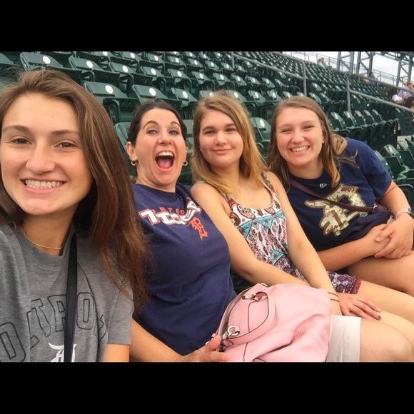 Meet your Posher, Joanna - Picture 15 of 16